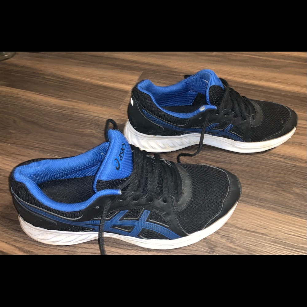 Men’s ASICS Tennis Shoes